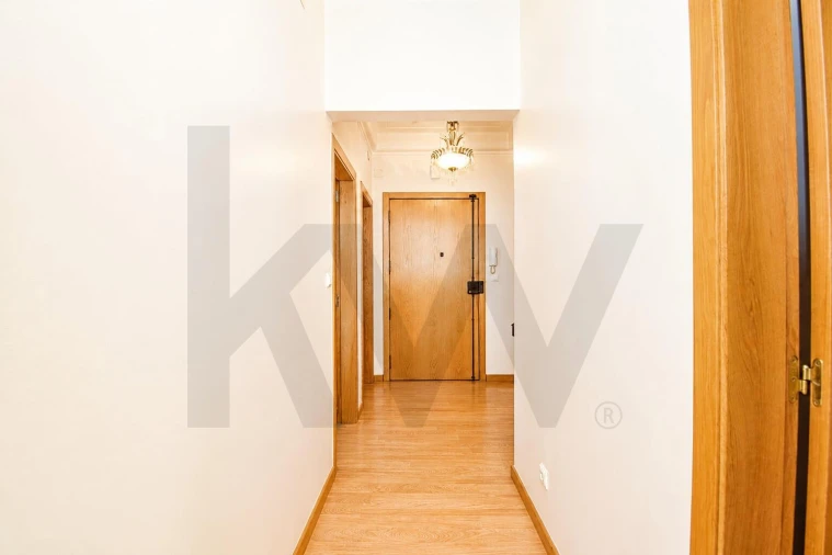 Apartamento T4 para Venda em Arroios Foto 3