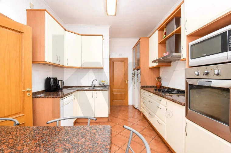Apartamento T4 para Venda em Arroios Foto 30