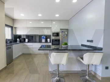 Moradia T3 para Venda em Cabeça Santa