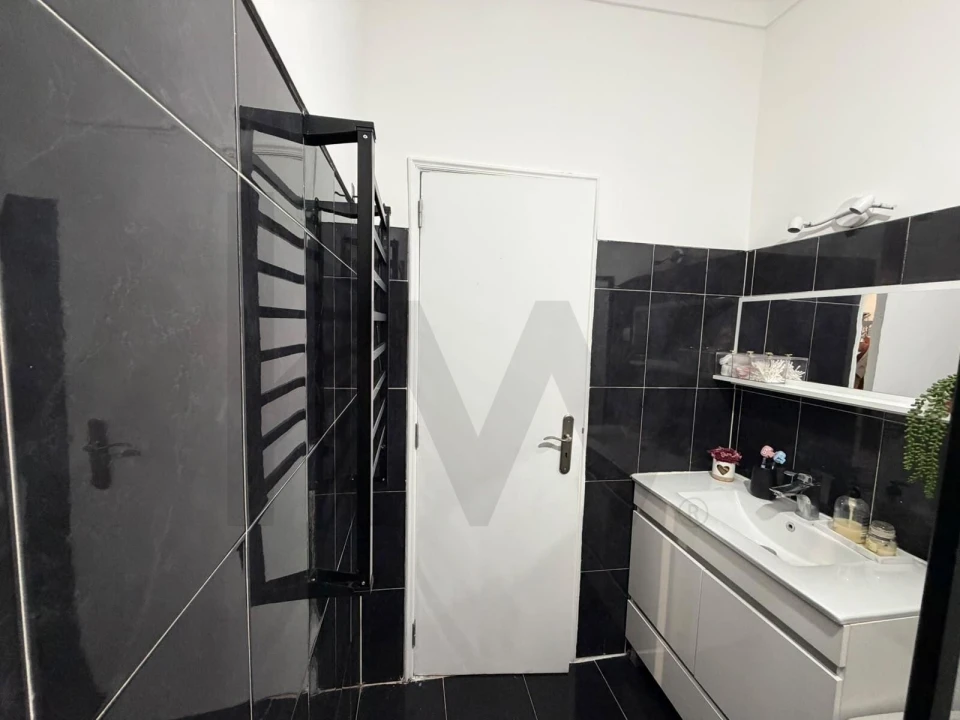 Apartamento T1 para Venda em Seixal, Arrentela e Aldeia de Paio Pires Foto 13