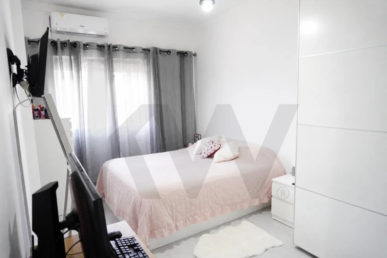 Apartamento T1 para Venda em Seixal, Arrentela e Aldeia de Paio Pires Foto 8