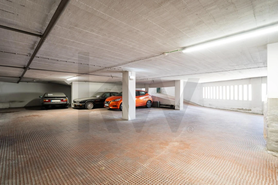 Apartamento T2 para Arrendamento em Santo António Foto 17