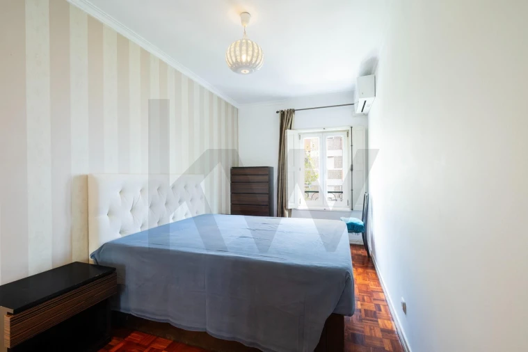 Apartamento T2 para Arrendamento em Santo António Foto 3
