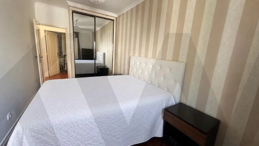 Apartamento T2 para Arrendamento em Santo António Foto 17