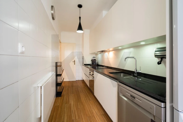 Apartamento T2 para Arrendamento em Santo António Foto 10