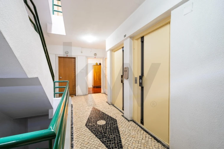 Apartamento T2 para Arrendamento em Santo António Foto 8