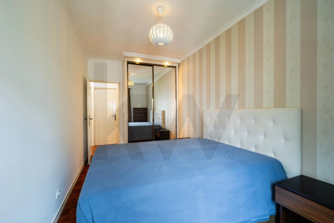 Apartamento T2 para Arrendamento em Santo António Foto 4