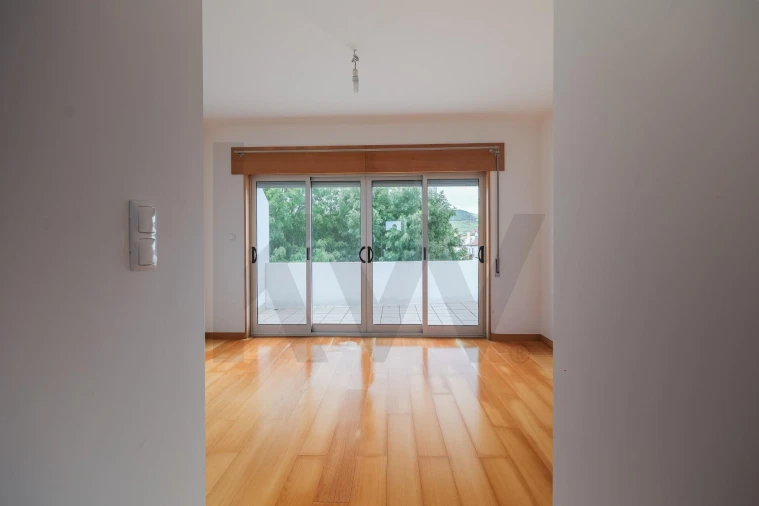 Apartamento T2 para Venda em Ponta Delgada (São Pedro) Foto 3