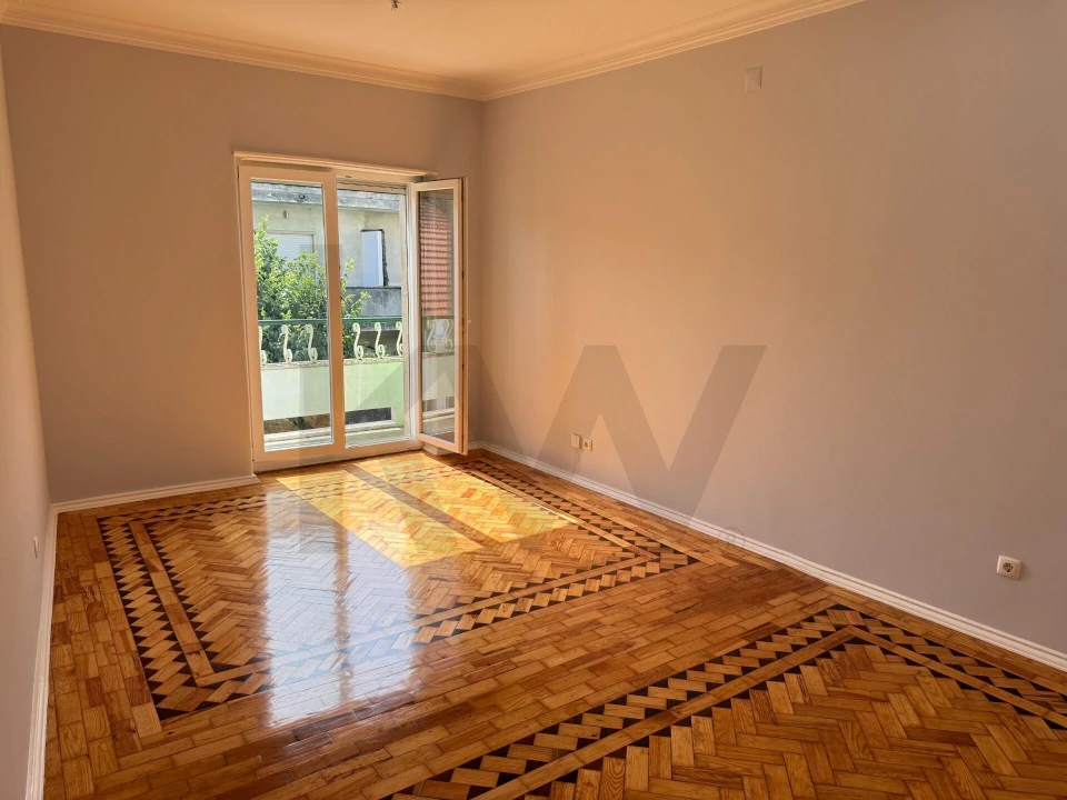 Apartamento T3 para Arrendamento em Algés, Linda-A-Velha e Cruz Quebrada-Dafundo Foto 2
