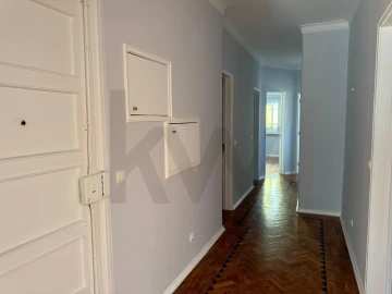 Apartamento T3 para Arrendamento em Algés, Linda-A-Velha e Cruz Quebrada-Dafundo