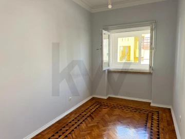 Apartamento T3 para Arrendamento em Algés, Linda-A-Velha e Cruz Quebrada-Dafundo
