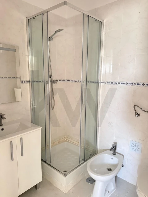 Apartamento T3 para Arrendamento em Algés, Linda-A-Velha e Cruz Quebrada-Dafundo