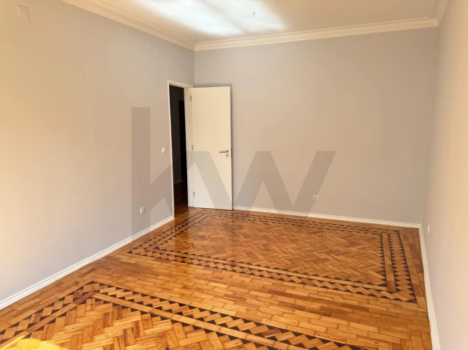 Apartamento T3 para Arrendamento em Algés, Linda-A-Velha e Cruz Quebrada-Dafundo Foto 6
