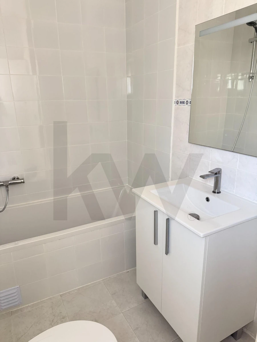 Apartamento T3 para Arrendamento em Algés, Linda-A-Velha e Cruz Quebrada-Dafundo Foto 18