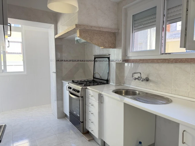 Apartamento T3 para Arrendamento em Algés, Linda-A-Velha e Cruz Quebrada-Dafundo Foto 20