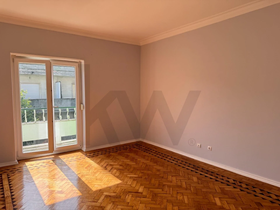 Apartamento T3 para Arrendamento em Algés, Linda-A-Velha e Cruz Quebrada-Dafundo Foto 9
