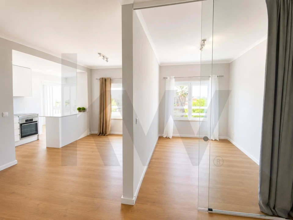 Apartamento T1 para Arrendamento em Carnide Foto 6