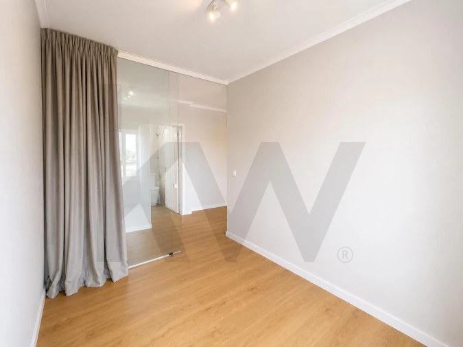 Apartamento T1 para Arrendamento em Carnide Foto 9