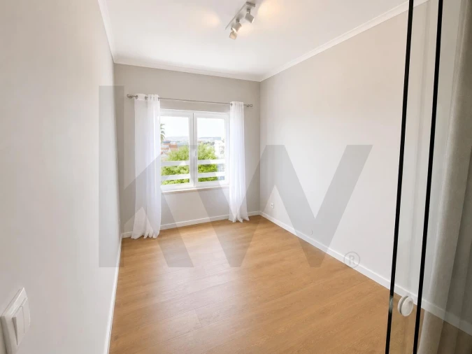 Apartamento T1 para Arrendamento em Carnide Foto 7
