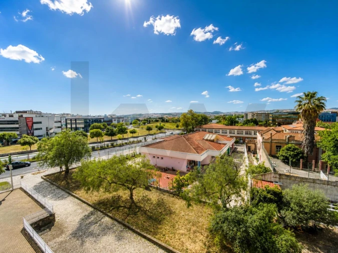 Apartamento T1 para Arrendamento em Carnide Foto 8