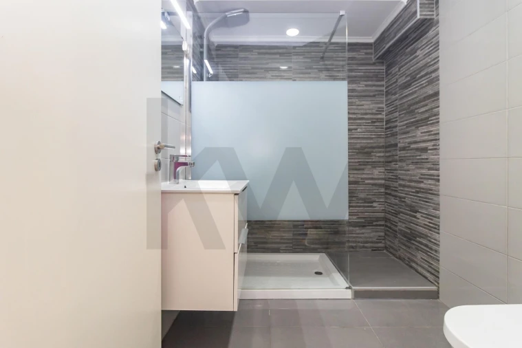 Apartamento T4 para Venda em Amora Foto 24