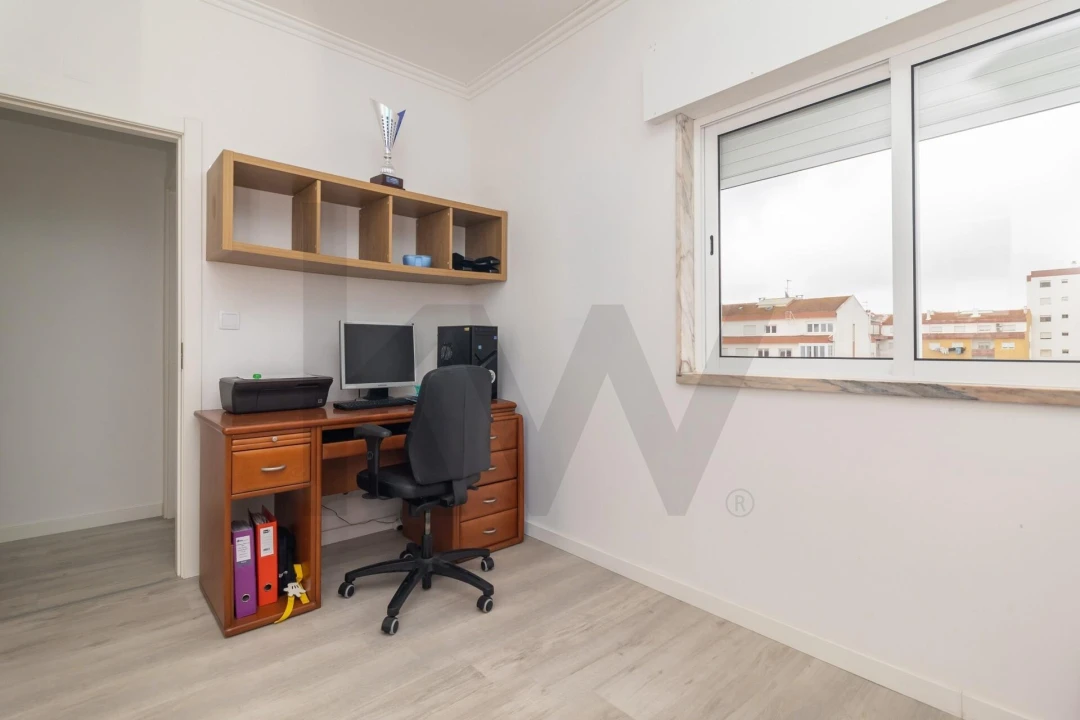 Apartamento T4 para Venda em Amora Foto 22