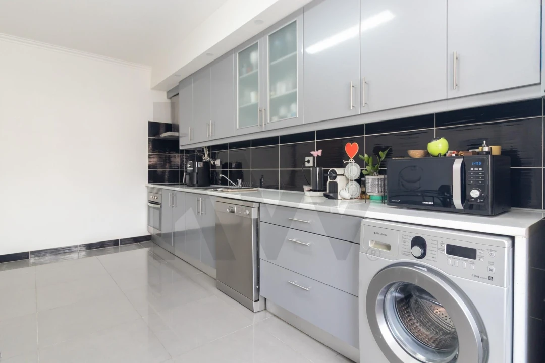 Apartamento T4 para Venda em Amora Foto 18