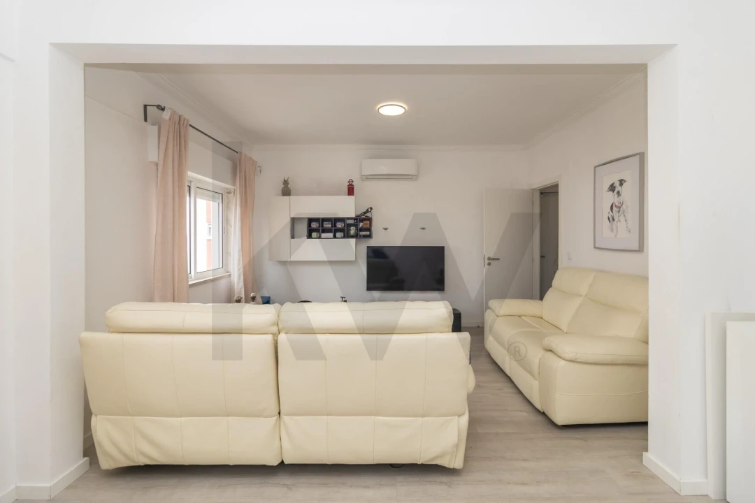 Apartamento T4 para Venda em Amora Foto 12