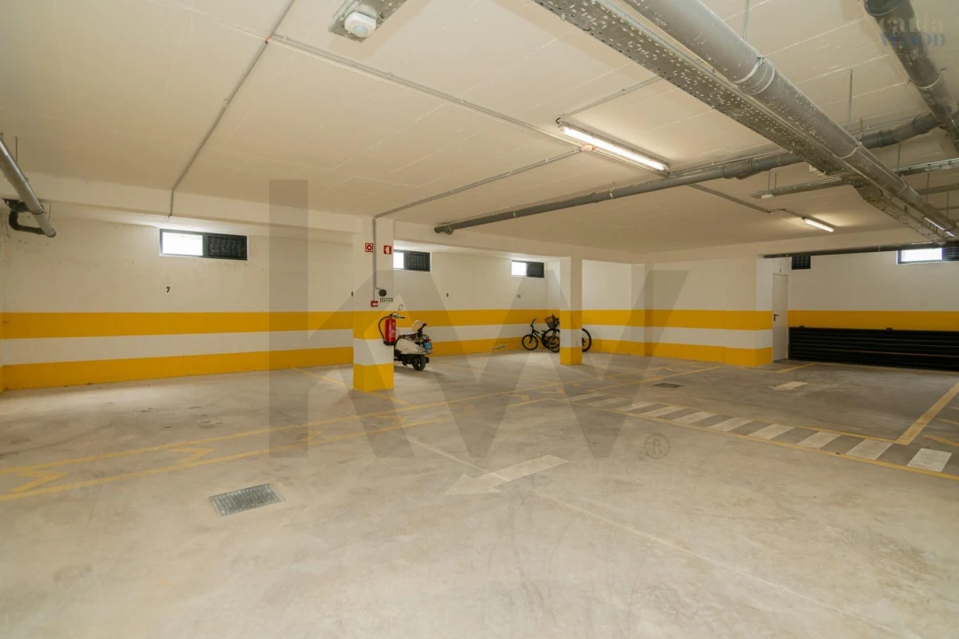 Apartamento T3 para Venda em Portimão Foto 40