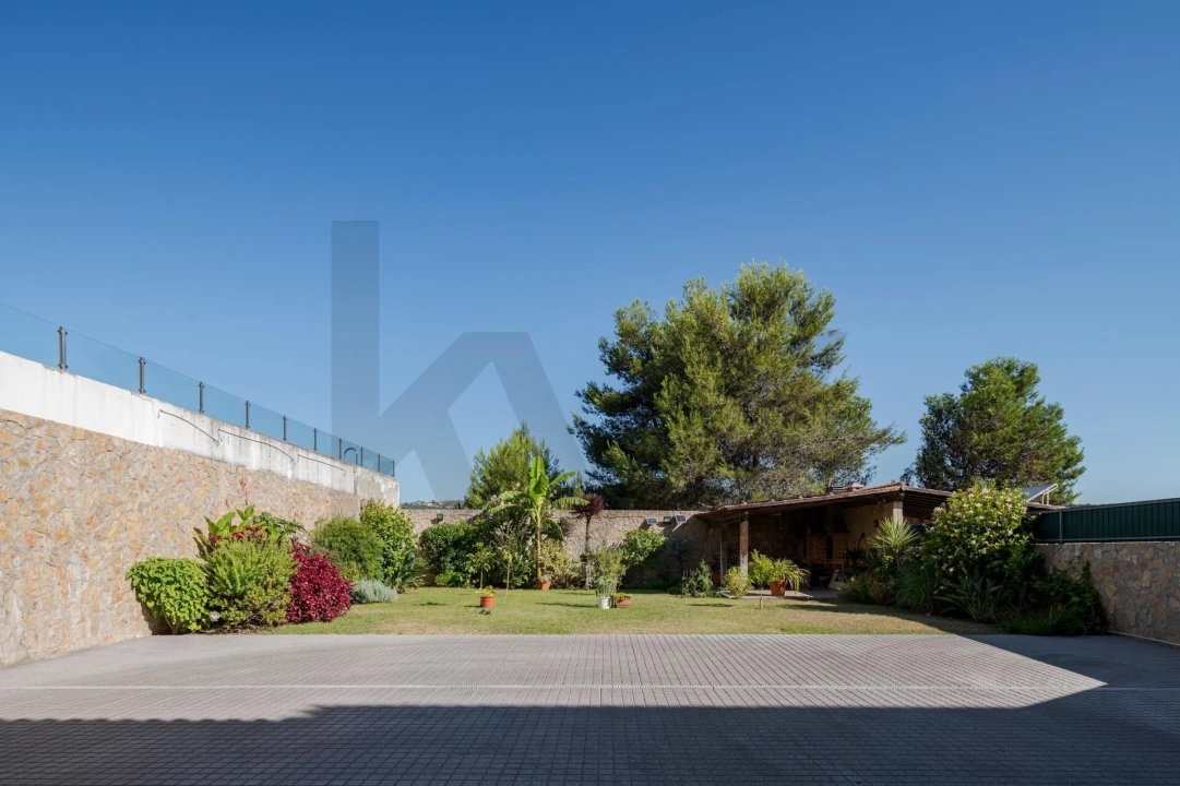 Moradia T4 para Venda em Póvoa de Santa Iria e Forte da Casa Foto 9