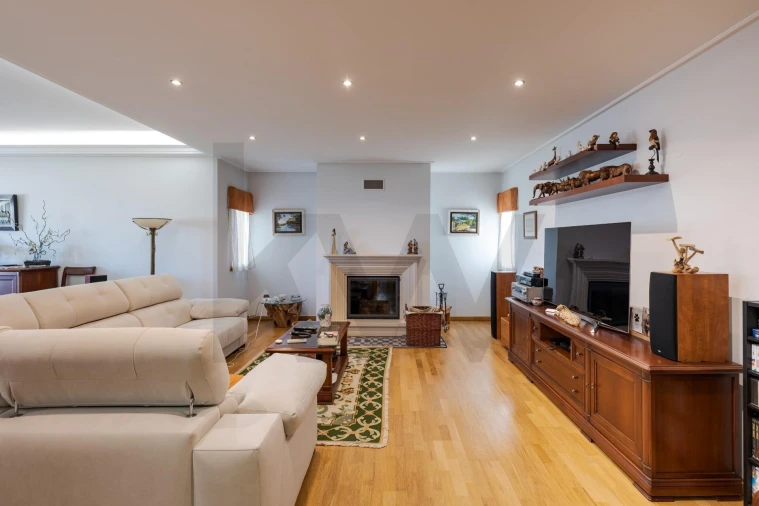 Moradia T4 para Venda em Póvoa de Santa Iria e Forte da Casa Foto 32