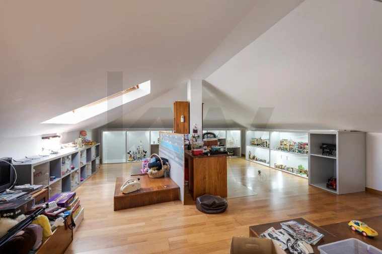 Moradia T4 para Venda em Póvoa de Santa Iria e Forte da Casa Foto 54