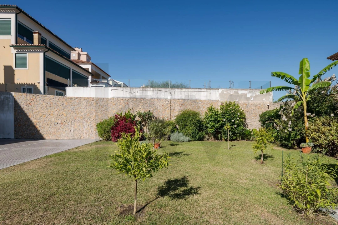 Moradia T4 para Venda em Póvoa de Santa Iria e Forte da Casa Foto 11