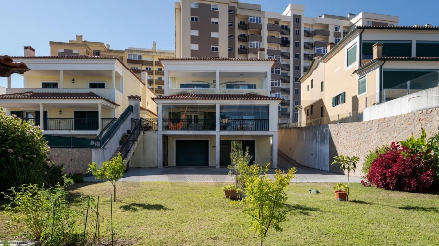 Moradia T4 para Venda em Póvoa de Santa Iria e Forte da Casa