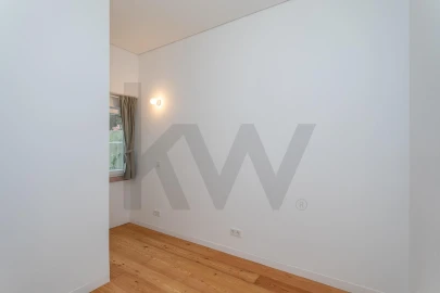 Apartamento T1 para Arrendamento em Campo de Ourique