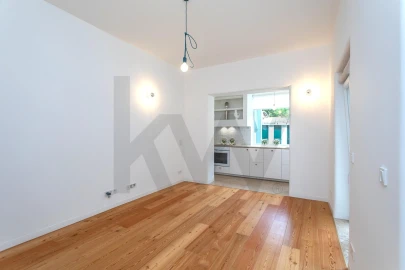 Apartamento T1 para Arrendamento em Campo de Ourique