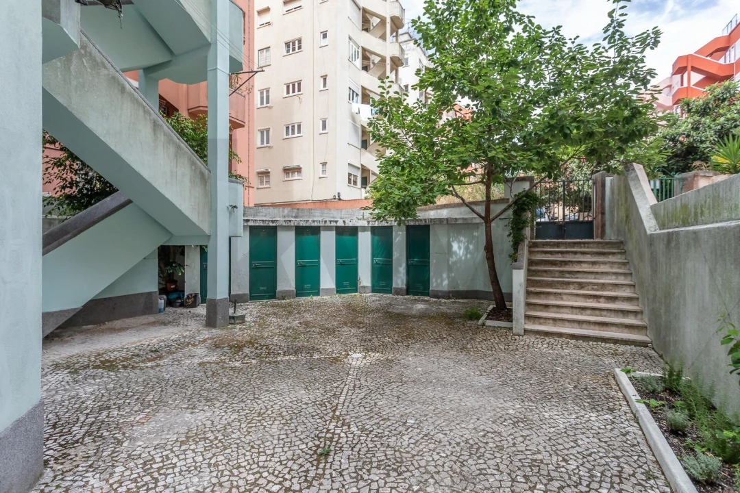 Apartamento T1 para Arrendamento em Campo de Ourique Foto 19