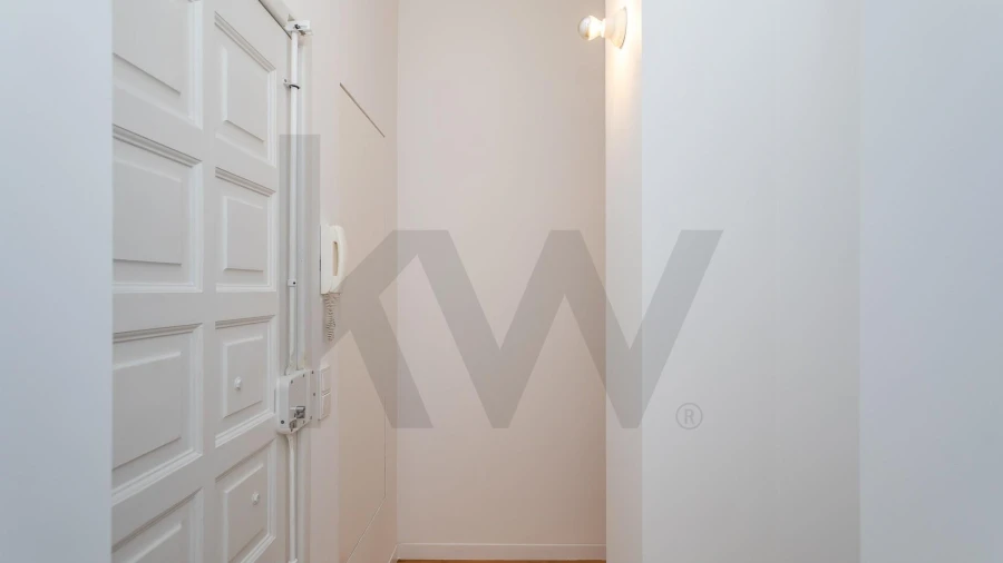Apartamento T1 para Arrendamento em Campo de Ourique