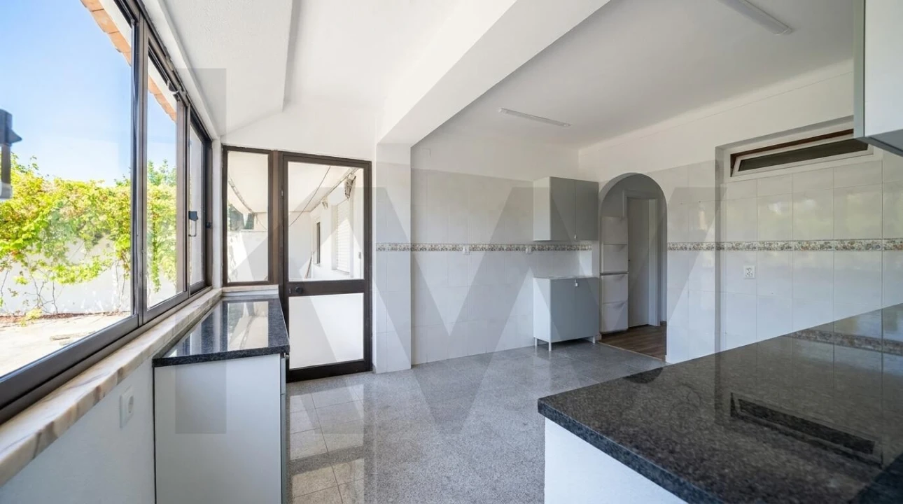 Apartamento T2 para Venda em Queluz e Belas Foto 5