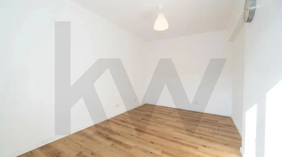 Apartamento T2 para Venda em Queluz e Belas Foto 9