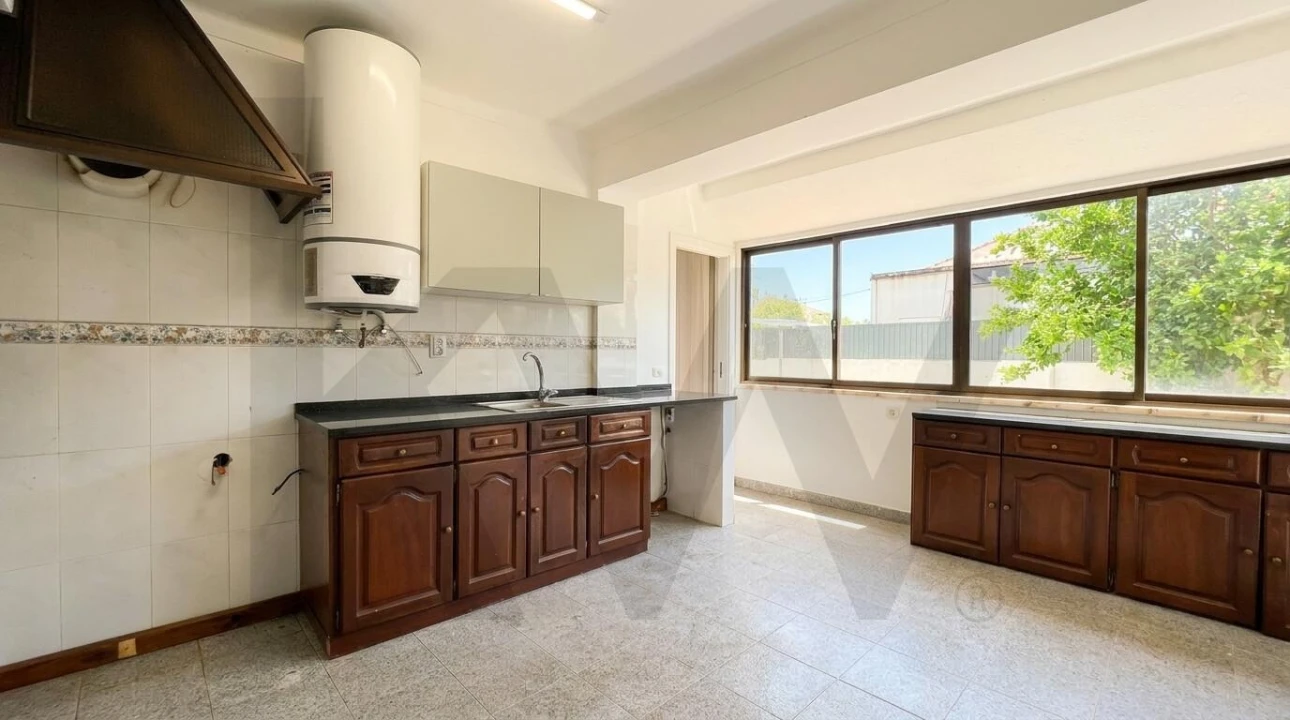 Apartamento T2 para Venda em Queluz e Belas Foto 4