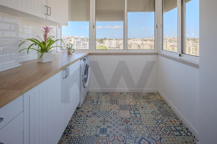 Apartamento T4 para Arrendamento em Laranjeiro e Feijó Foto 21