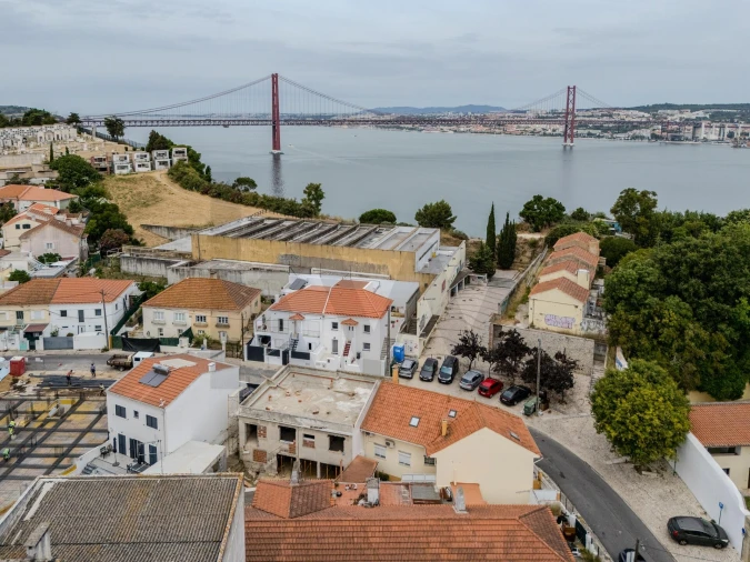 Apartamento T4 para Arrendamento em Laranjeiro e Feijó Foto 12