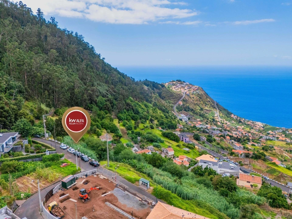 Terreno para Venda em Arco da Calheta Foto 3