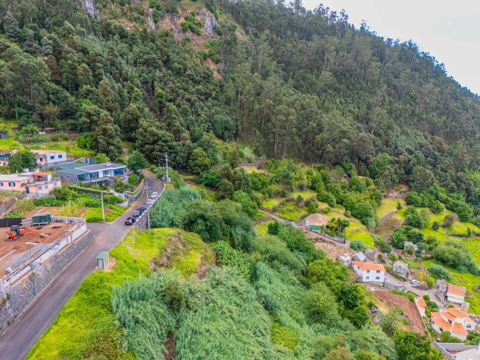 Terreno para Venda em Arco da Calheta Foto 15
