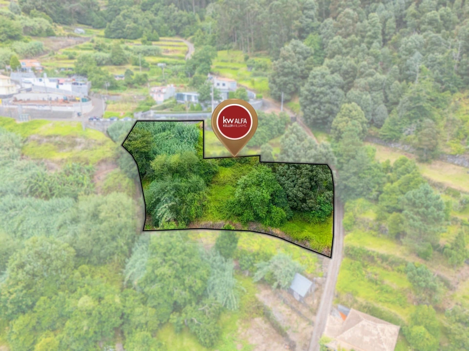 Terreno para Venda em Arco da Calheta Foto 2