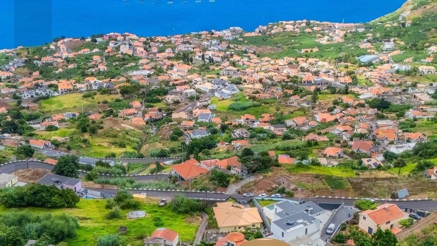 Terreno para Venda em Arco da Calheta