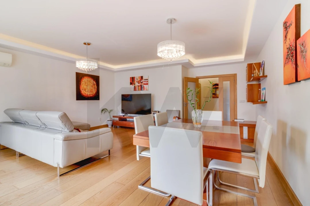Apartamento T4 para Venda em Santa Iria de Azoia, São João da Talha e Bobadela Foto 5