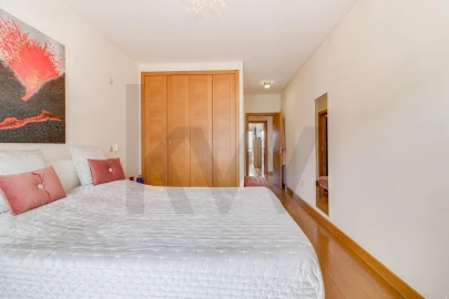 Apartamento T4 para Venda em Santa Iria de Azoia, São João da Talha e Bobadela