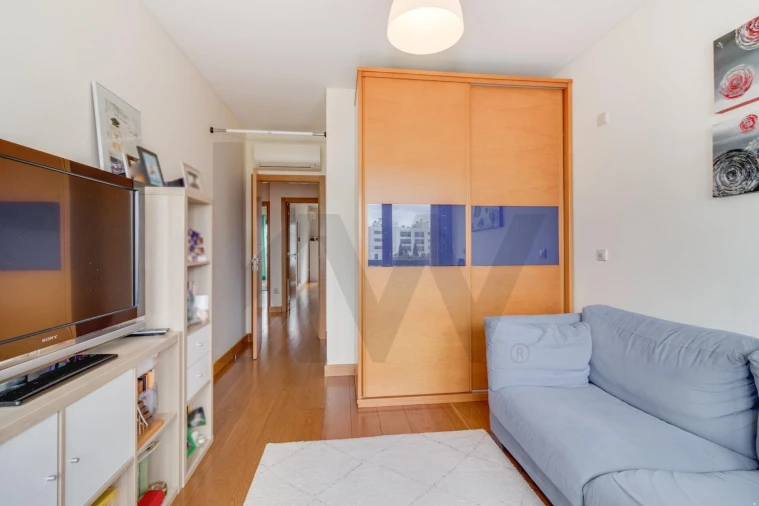 Apartamento T4 para Venda em Santa Iria de Azoia, São João da Talha e Bobadela Foto 12
